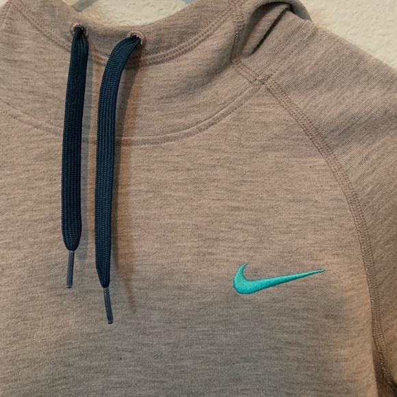 NIKE | SIZE XS | Gray Hoodie - Picture 2 of 3